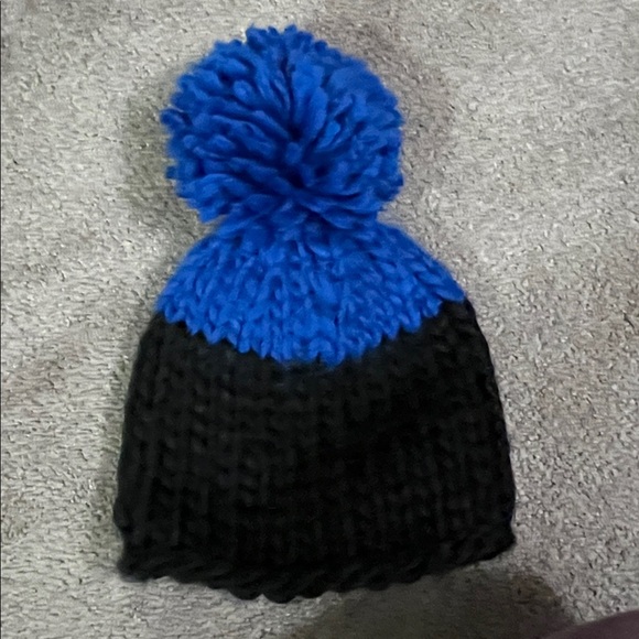 Free People Accessories - Free people color block blue/black beanie crochet warm winter Pom hat
